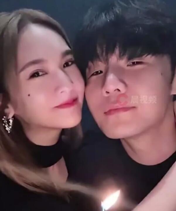 李荣浩艾特杨丞琳 连续11年发文为杨丞琳庆生